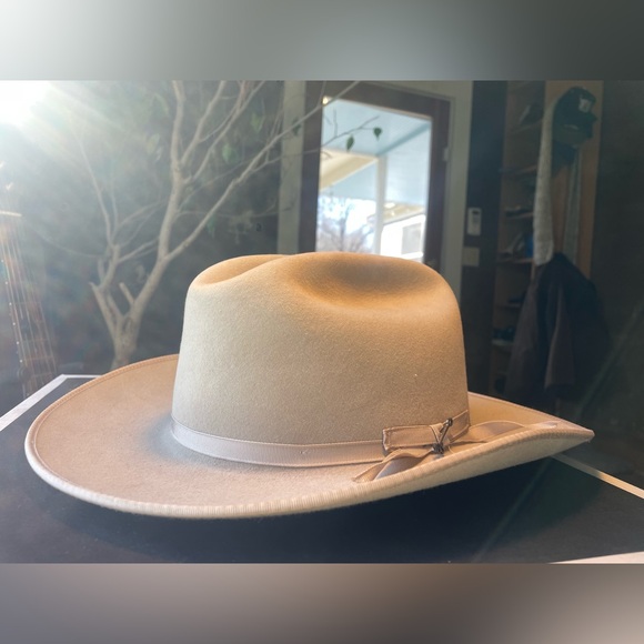 Stetson 6x Open Road
Silverbelly 7 1/4 - Picture 4 of 11